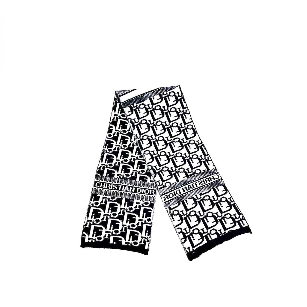 D Letter Scarf 053