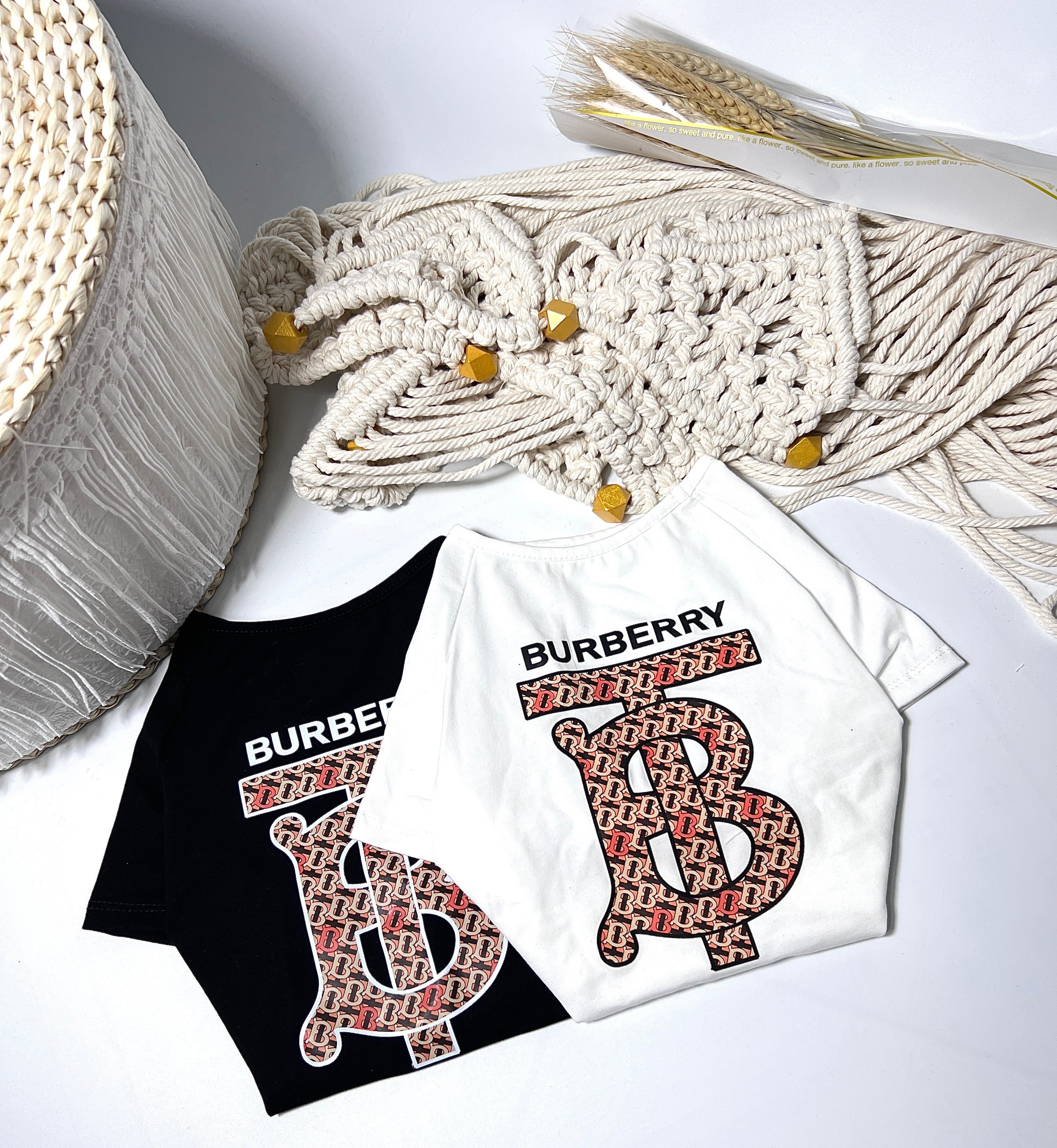 B Letter Clothes 076 T-Shirt