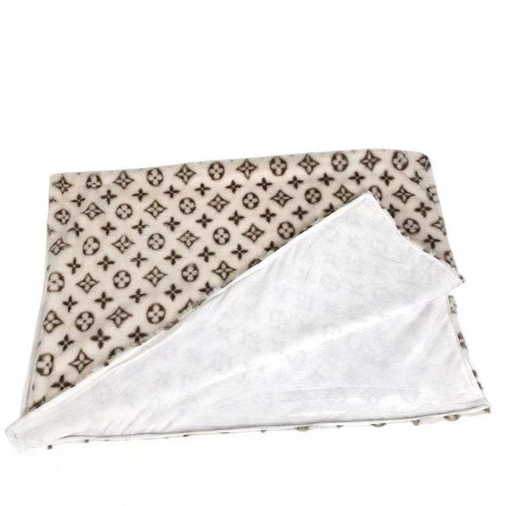 L Plush Dog Blanket Pet bed