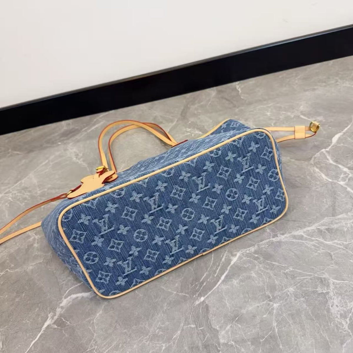 Multicolor Pet Crossbody Bag